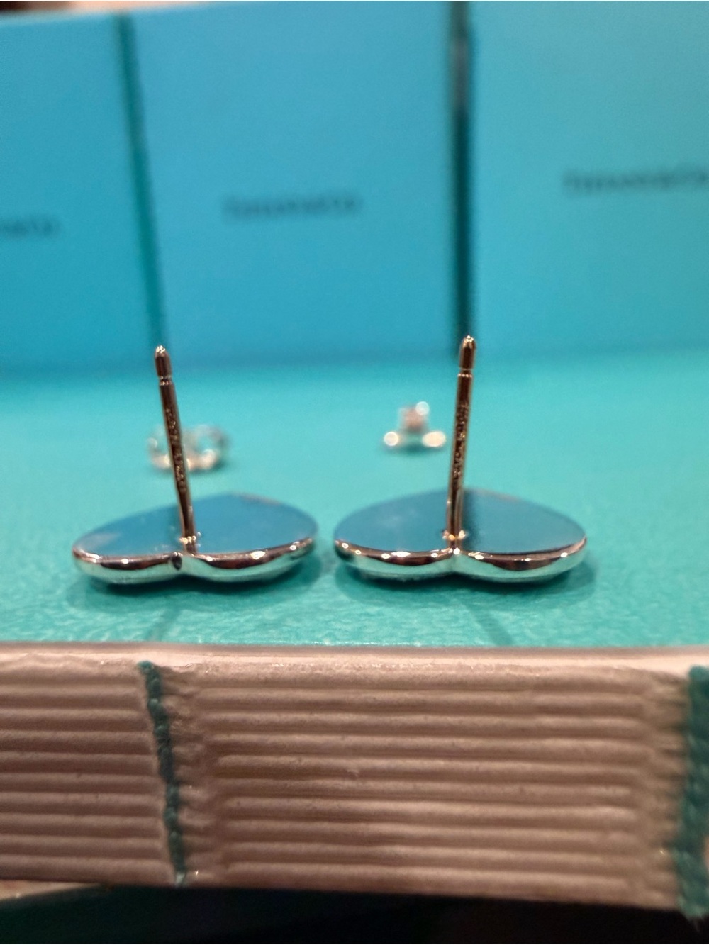 Tiffany & Co. Return to Tiffany love earrings in silver 925 . - Picture 4 of 9